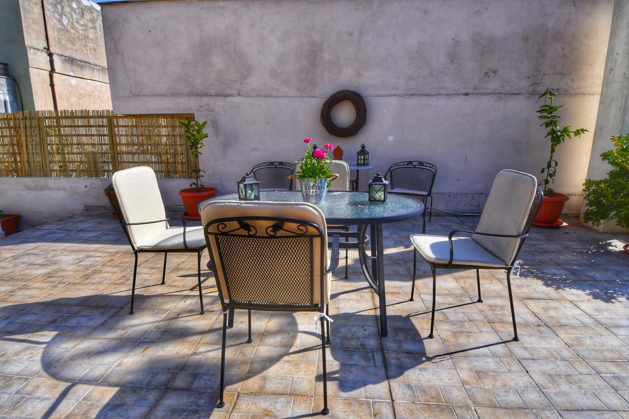 Appartamento Athens Authentic Elegance At Acropolis Esterno foto
