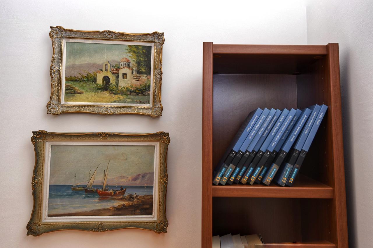 Appartamento Athens Authentic Elegance At Acropolis Esterno foto